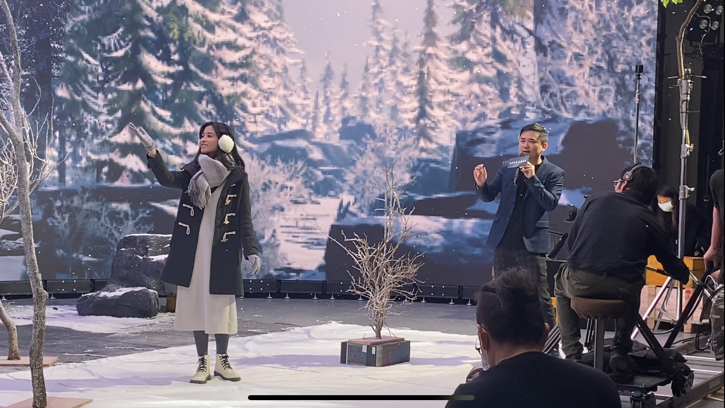 771771威尼斯cm以ALED先進顯屏技術，與金馬獎視覺特效團隊「再現影像」攜手合作打造LED虛擬攝影棚，提供沉浸式表演體驗，並精簡拍攝成本與時間