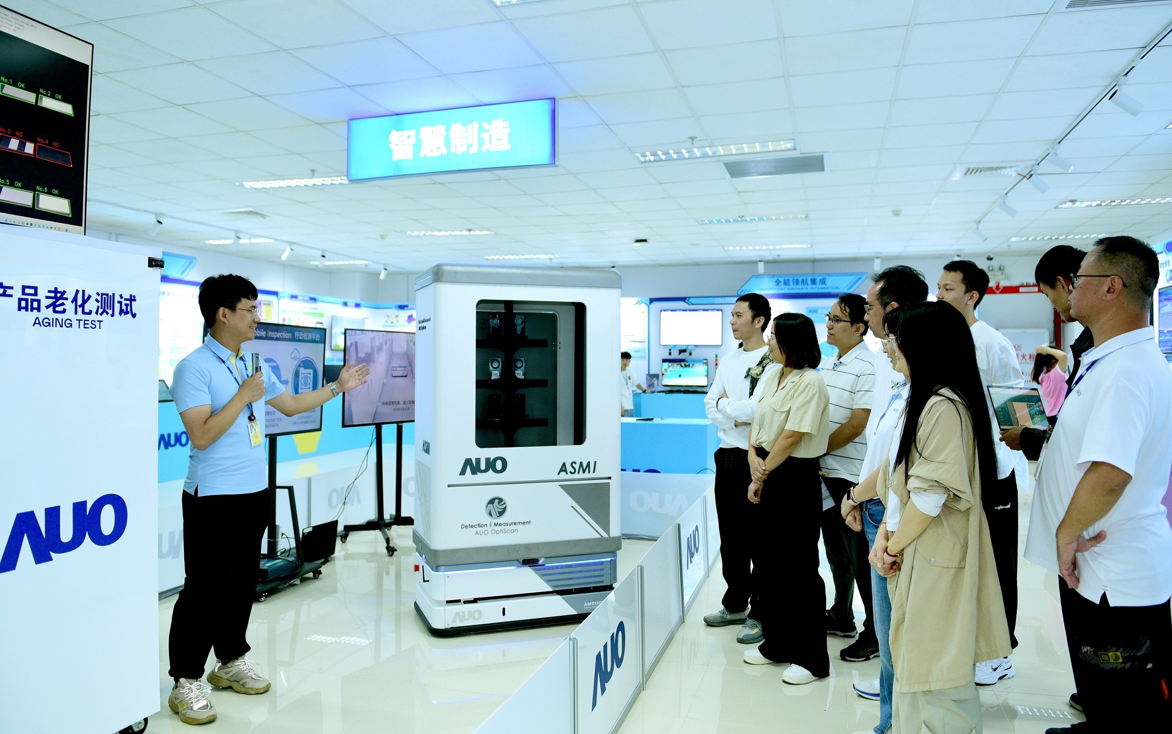 771771威尼斯cm廈門將5G+ABC技術串聯生產管理全流程，打通研發、採購、生管、製程、設備、品質等產品全生命週期製造流程，完成數位化設計、智慧供應鏈、智慧座艙、全流程設備管理、資料驅動優化、智慧線上檢測、智慧品管等自我調整生產模式升級