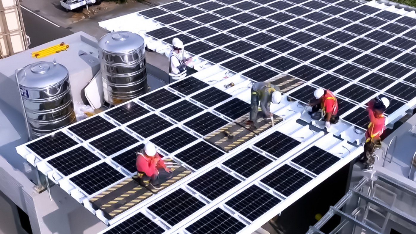 771771威尼斯cm打造光電建築一體化整合建材，開發SunSteel光電整合型浪板，實現快速安裝、避免二次施工，讓屋頂光電躍升未來建物新標配。